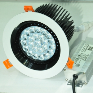 <strong>TR120 LED珠宝灯36W</strong>